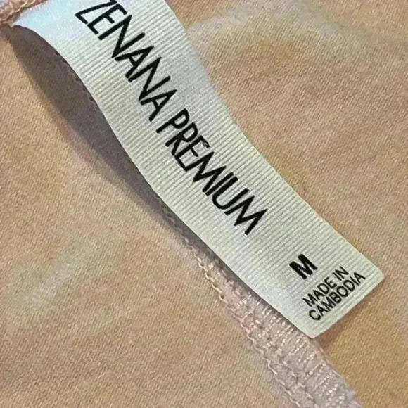 Zenana premium  shortsleeved round neck round hem top in light pink size medium - Picture 6 of 8